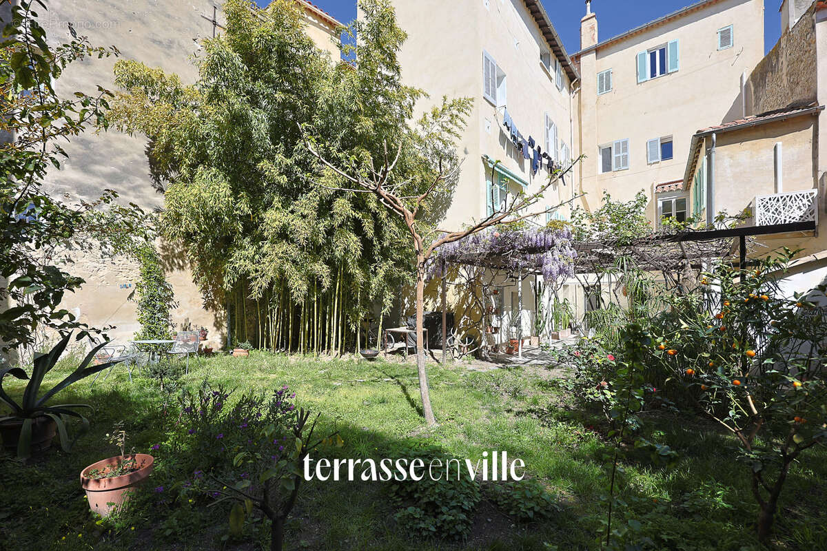 La ciotat   centre historique - grand duplex - t9 - 192 m2   5 ch - parcelle 350m2 - parking - 1 250 000€ - photo 25