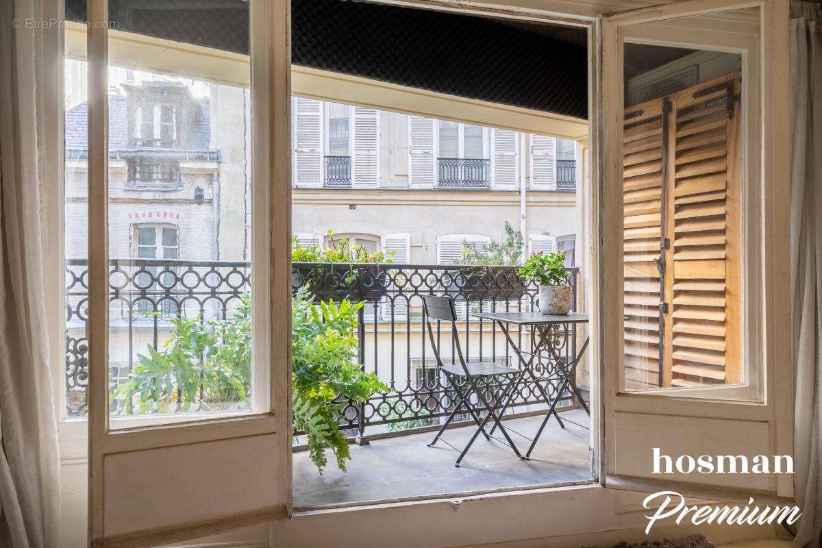 Appartement à PARIS-8E