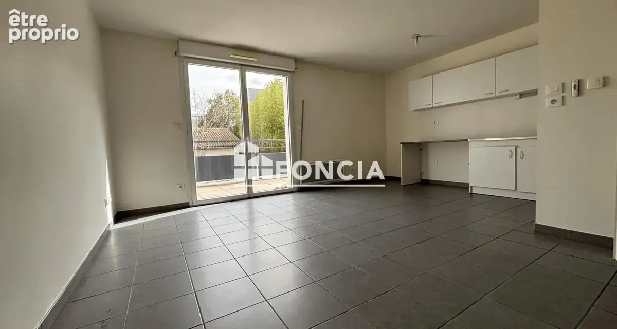 CASTANET : T3 en duplex avec terrasse et parking - photo 3