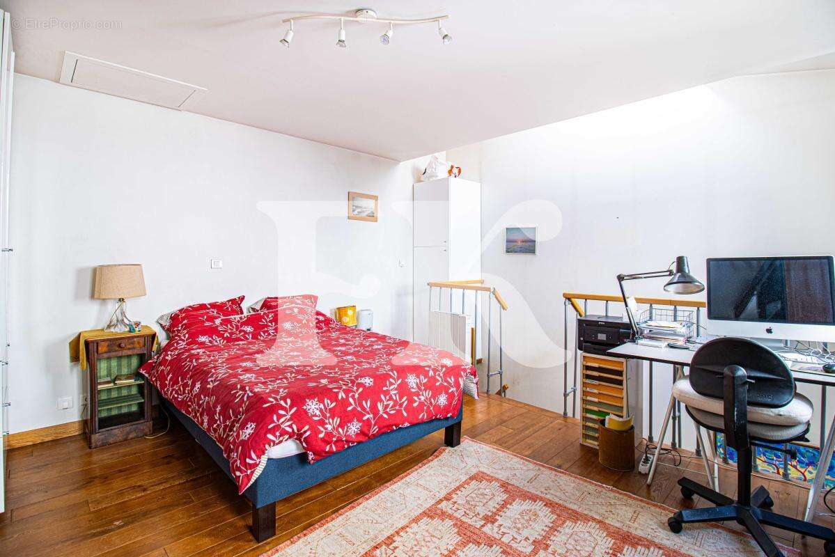 Appartement à PARIS-11E
