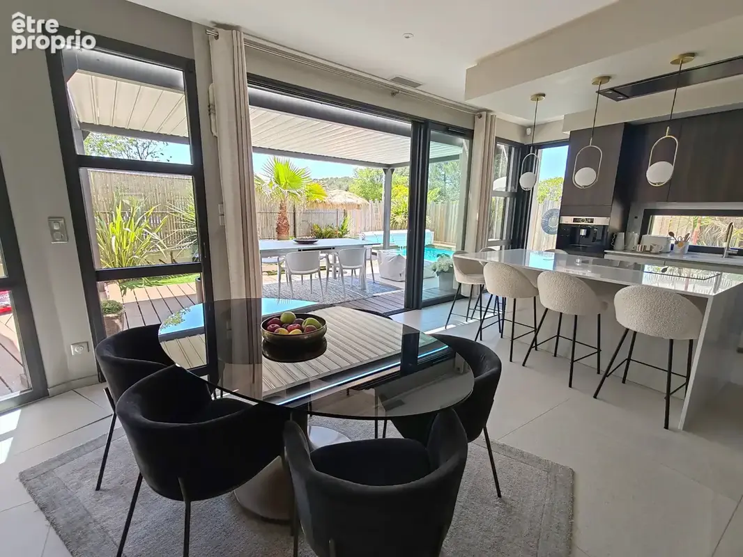Maison contemporaine de 2022 aux prestations haut de gamme avec piscine et 90 m2 de dépendance - photo 17