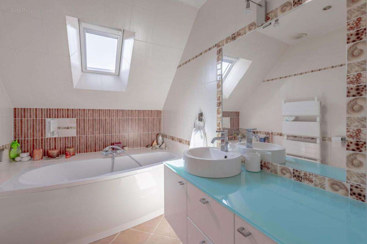 Maison à SOISY-SUR-SEINE