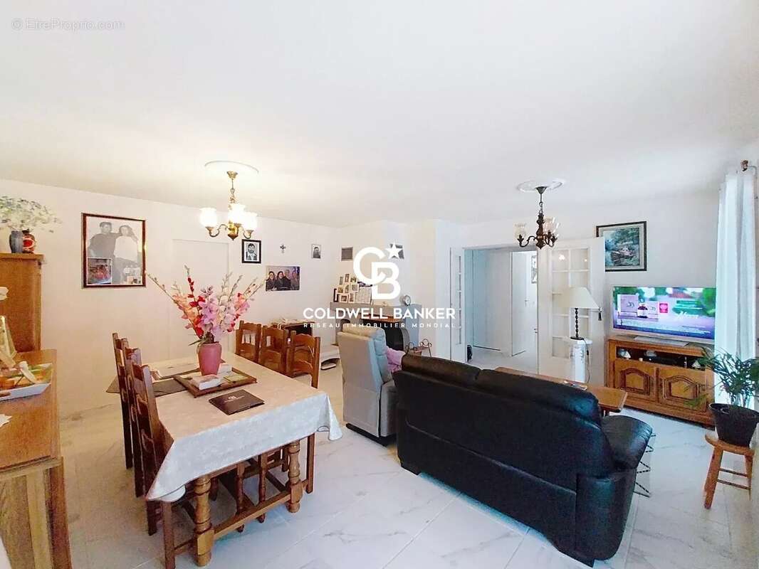 Maison à ROQUEBRUNE-SUR-ARGENS