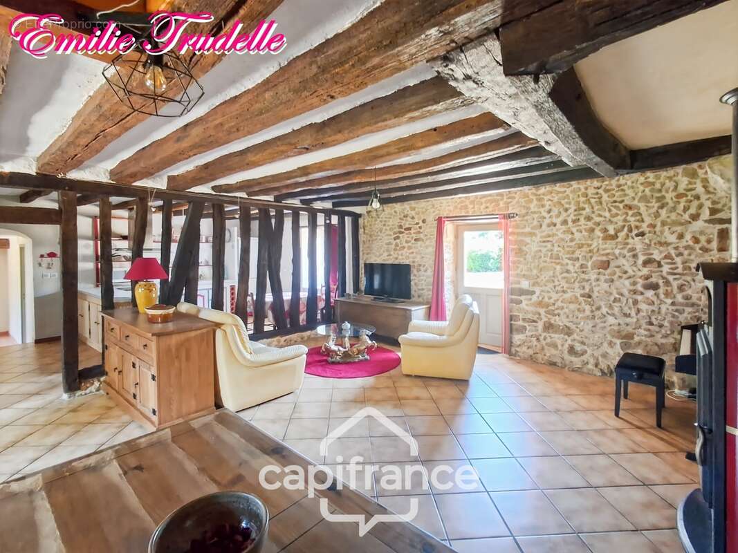  Longère de caractère du XVe siècle à vendre 5 pièces NUILLE LE JALAIS (72)  – 105 m²- 3ch – Terrain de 1 823 m² - photo 2