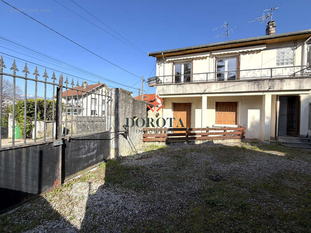 Maison à SAINT-MARTIN-D'HERES