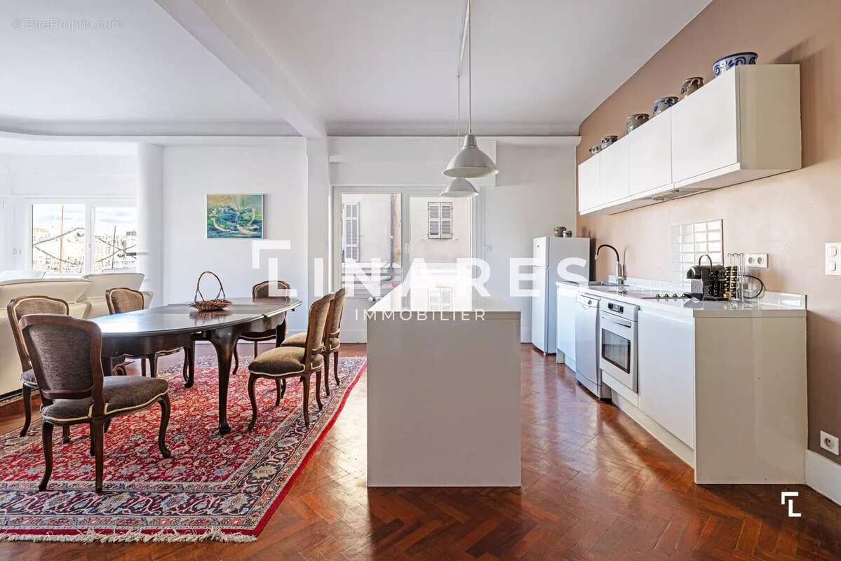 Appartement à MARSEILLE-1E