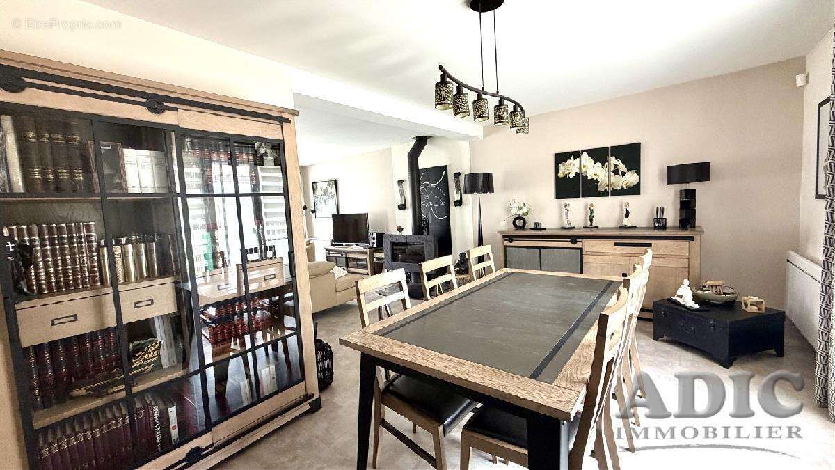 Maison 129 m² à Saint-Mard  - photo 8