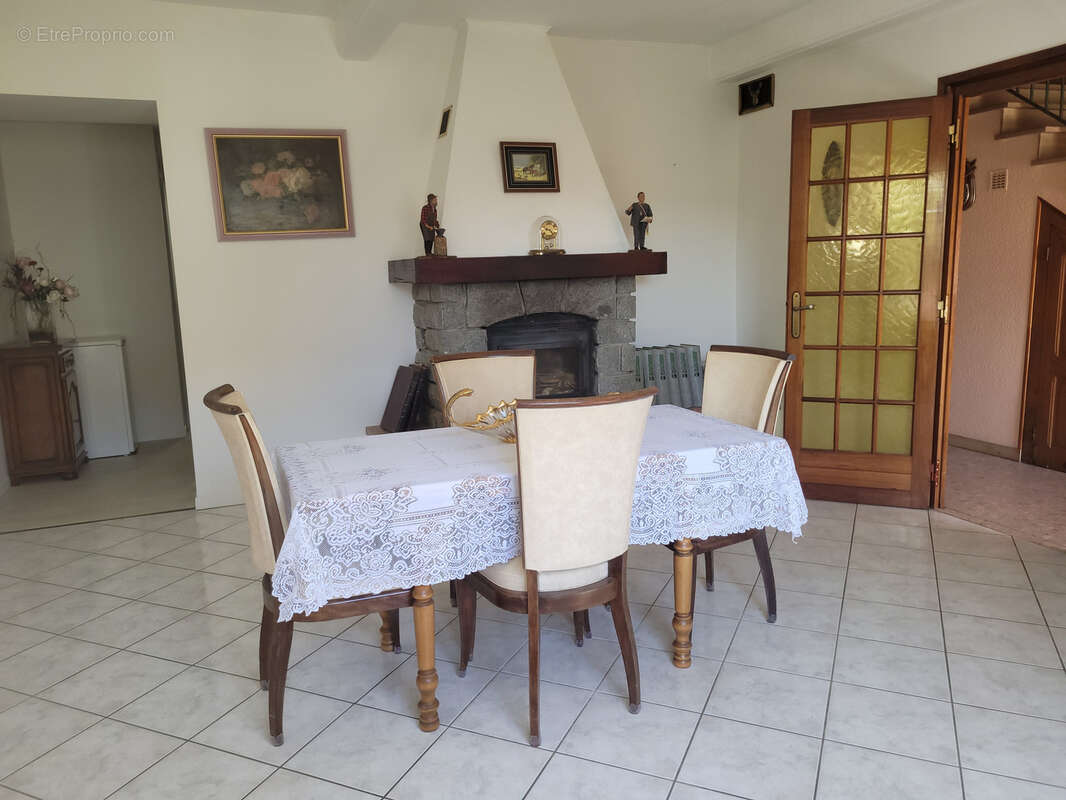 Maison à CHAUSSAN