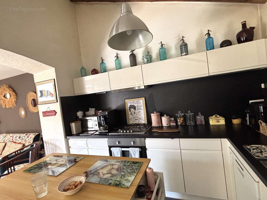 Maison de plain pied, centre ville Orange, 53 m2 habitables, sur terrain constructible de + de 500 m2 - photo 3