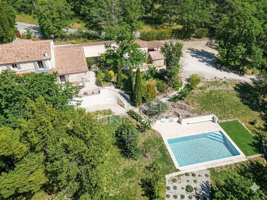 Maison à GORDES