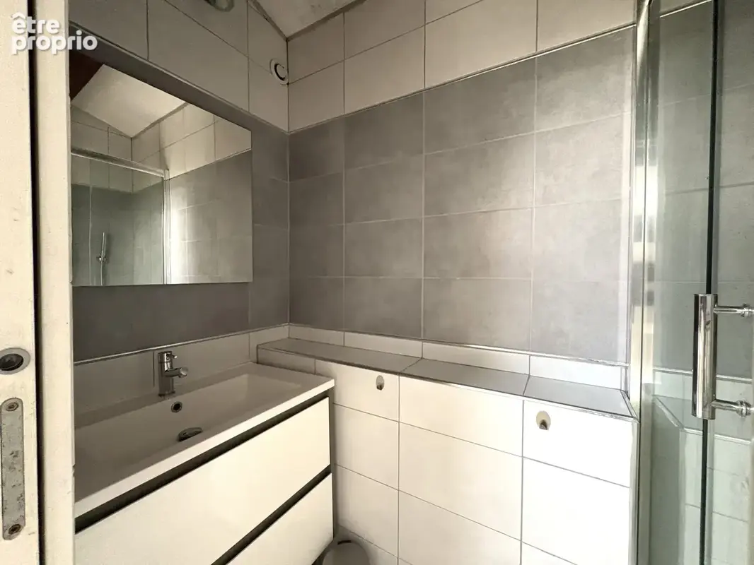 Palavas ,proche plage , T2 en dupex d'environ 38m2 hab , cellier et place PK privée - photo 8