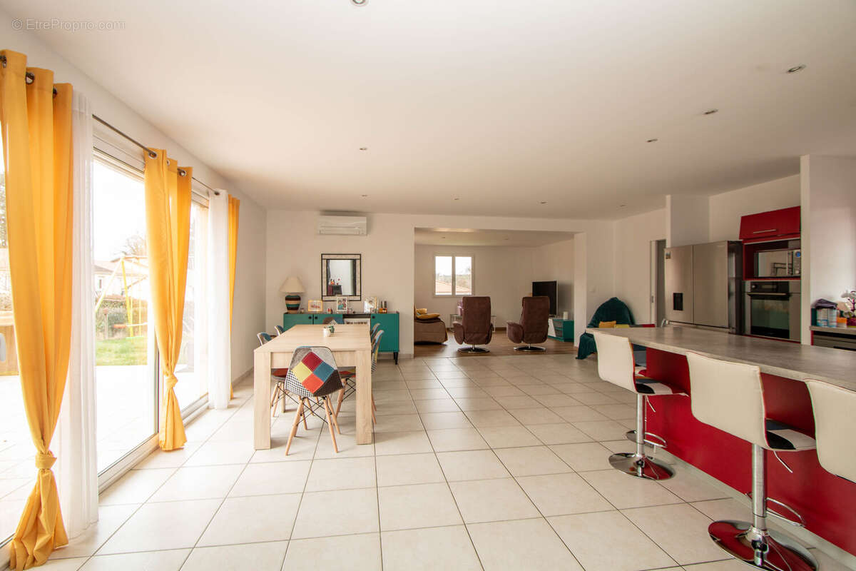 Maison à VERNEUIL-SUR-VIENNE