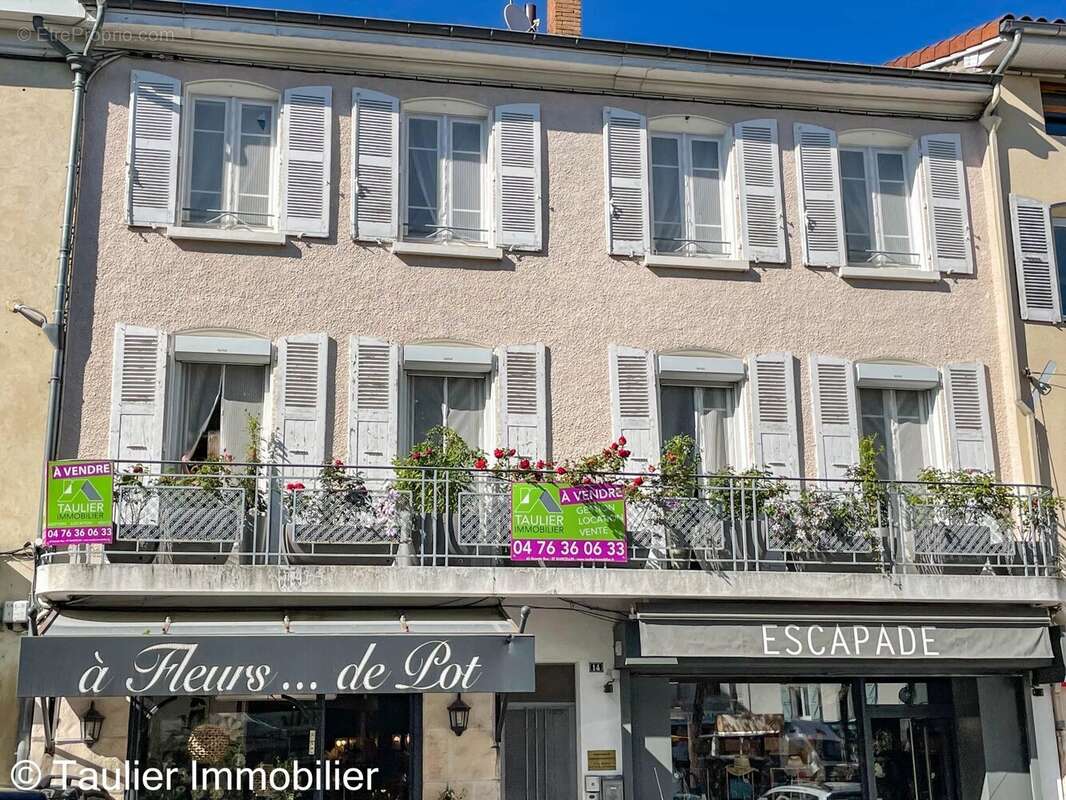 Magnifique T3, 102m² au 1er étage, avec balcon et monte-escaliers - photo 6