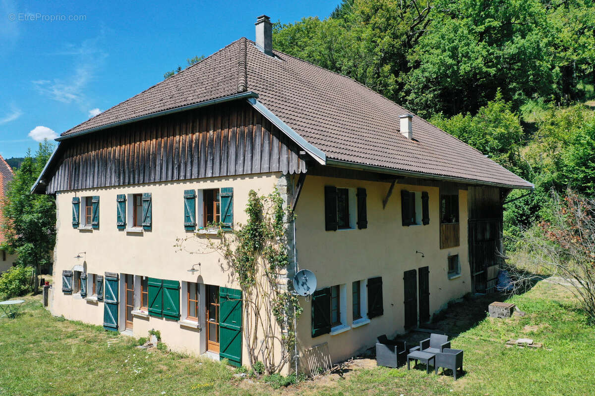 Maison à EVIRES