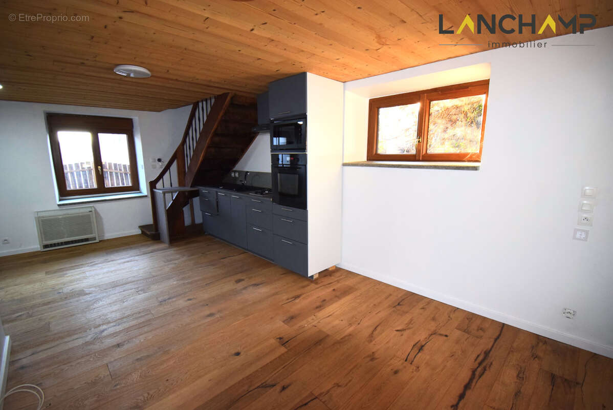 Maison de caractère avec jardin et grange - photo 11