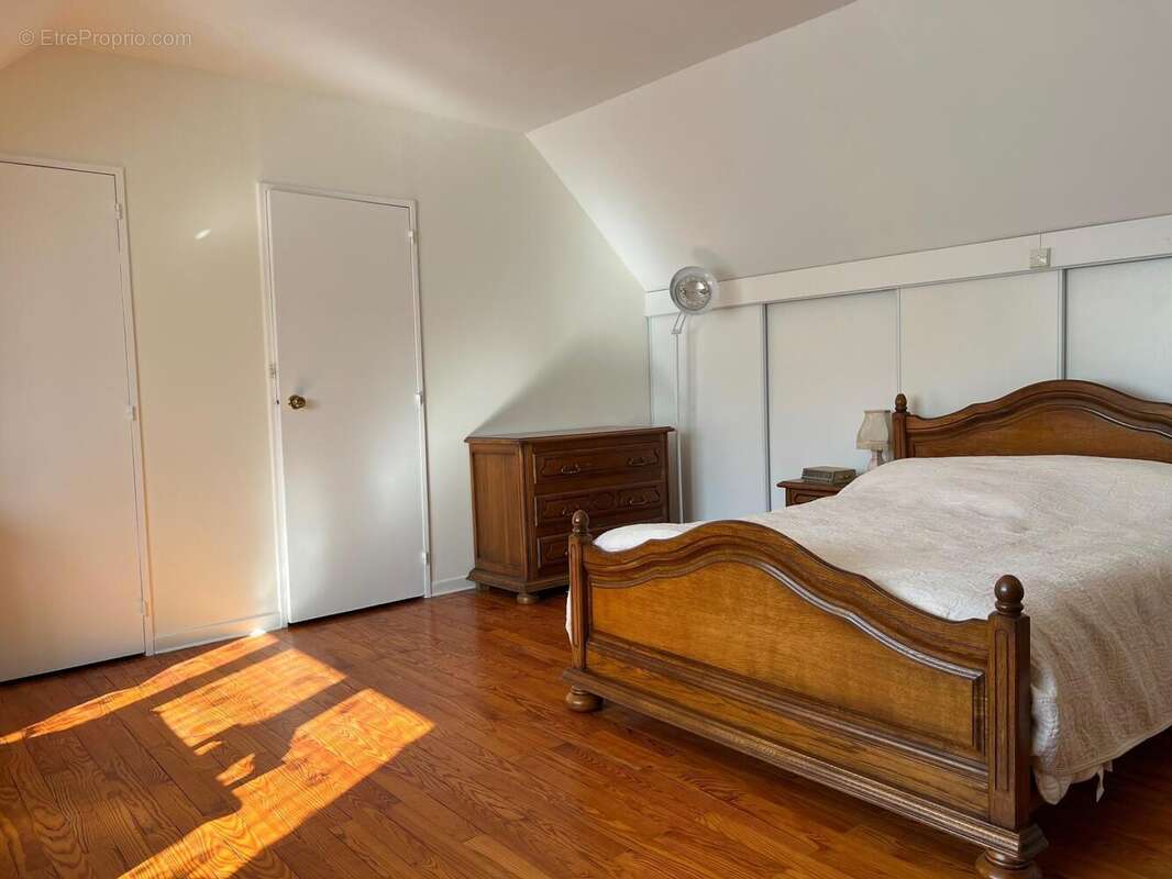 Photo 9 - Maison à LE MESNIL-SAINT-DENIS