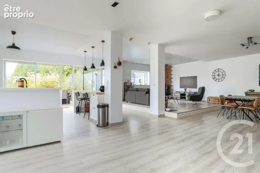 Maison 6 pièces 233 m² à vendre à Rosieres-En-Santerre (80170) - photo 11