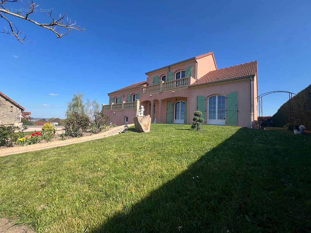 Maison à PREMILHAT