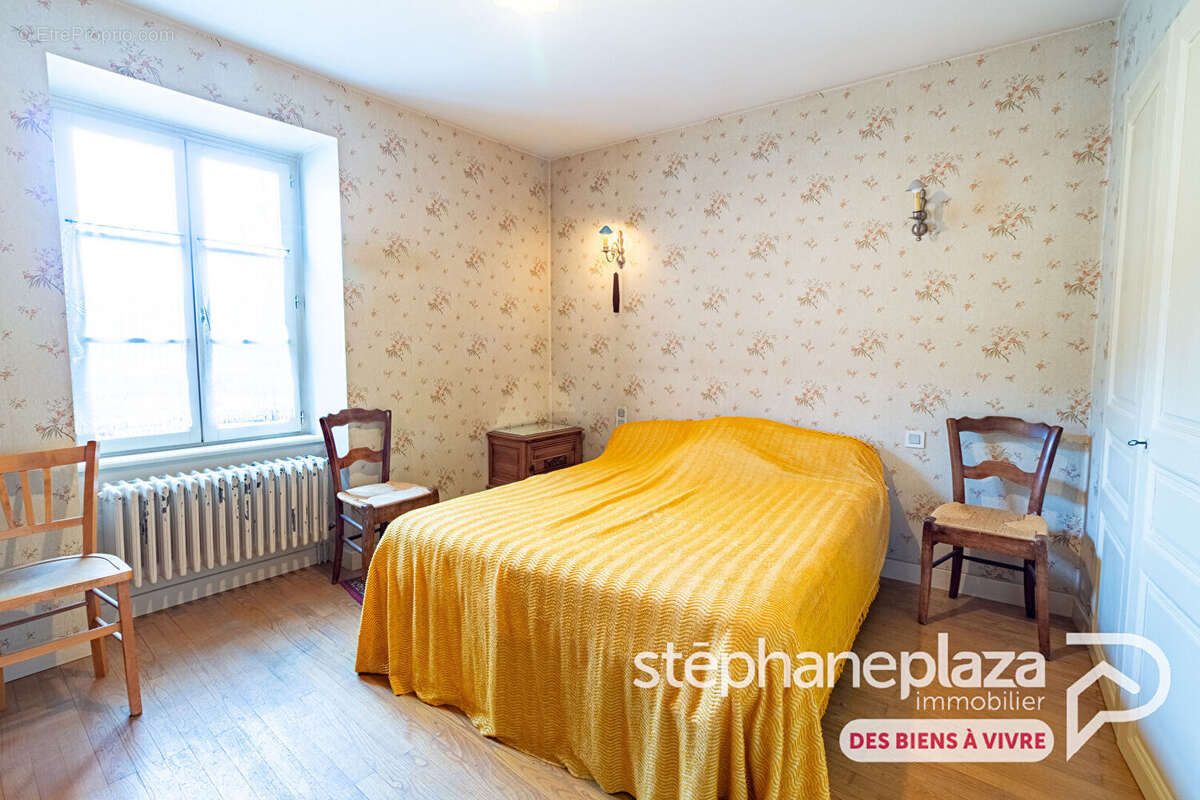 Maison à VILLIE-MORGON