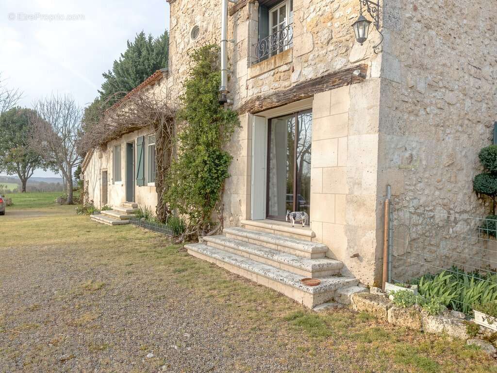Maison à LAMONTJOIE
