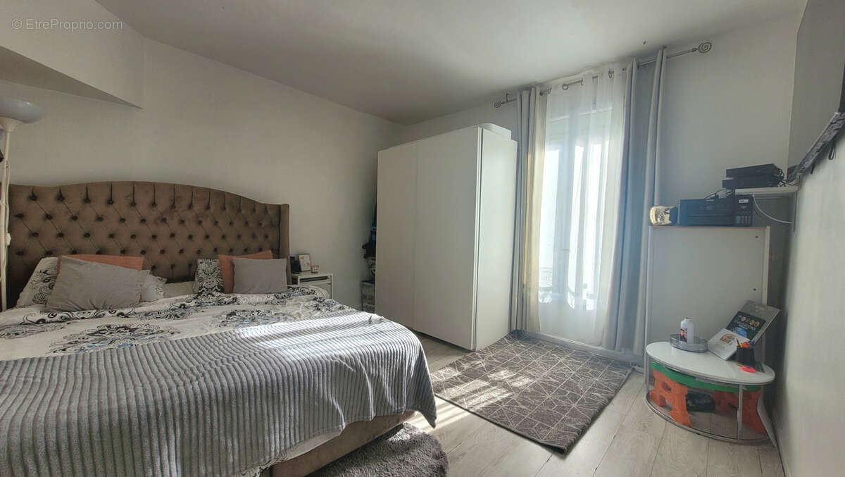Appartement à AUBERVILLIERS