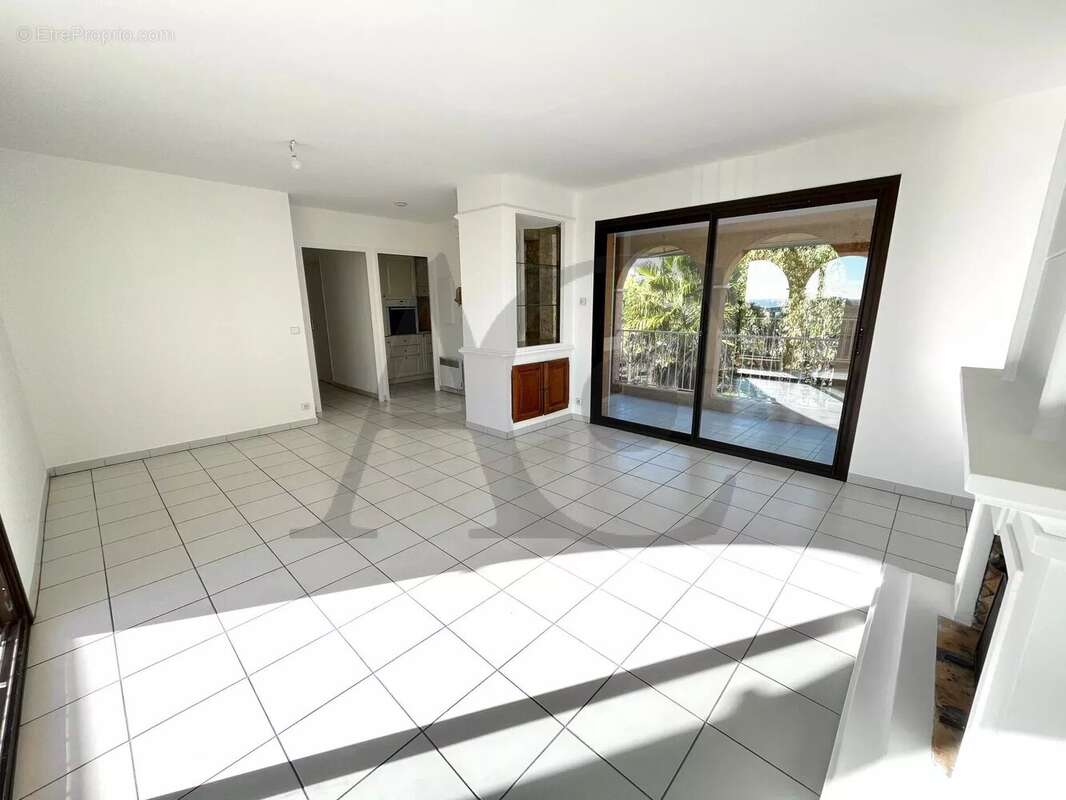 Appartement à VILLENEUVE-LOUBET