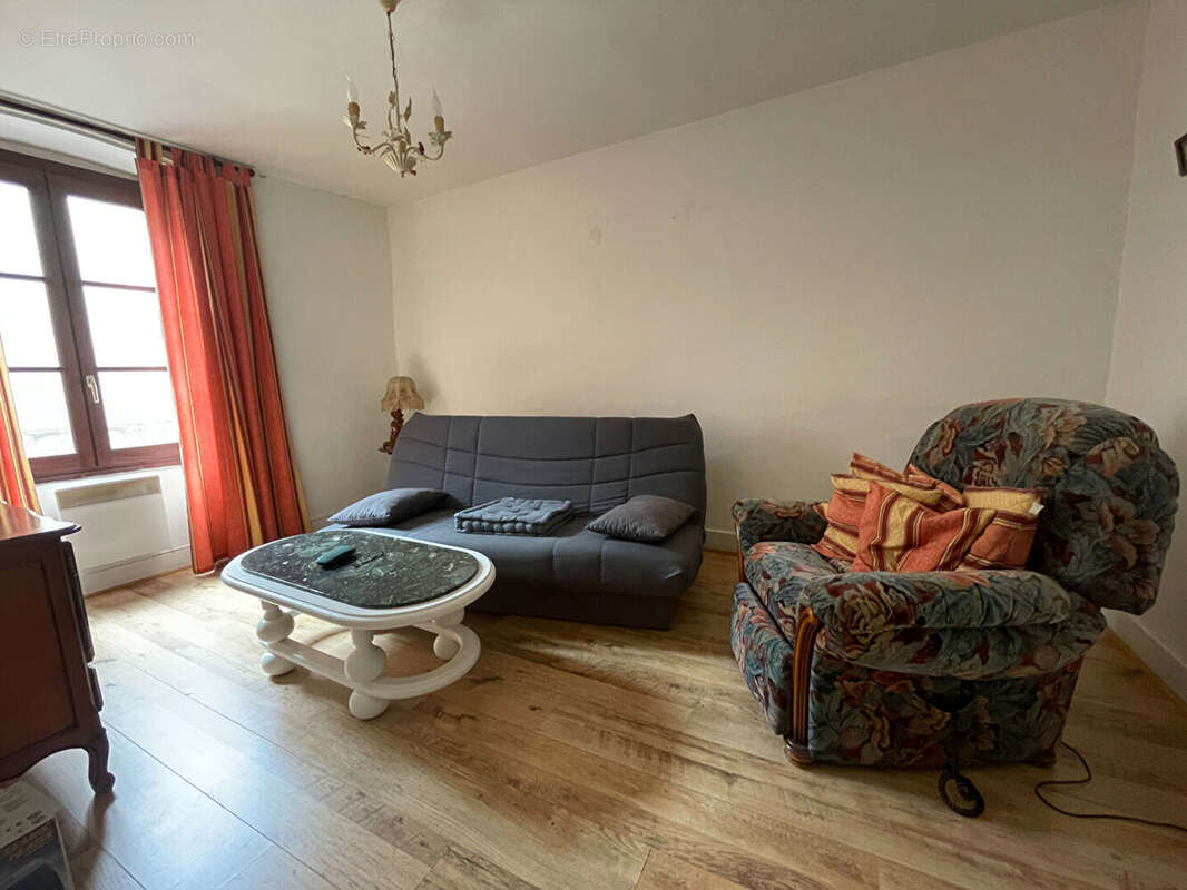 Maison à SAINT-GEORGES-D'AURAC