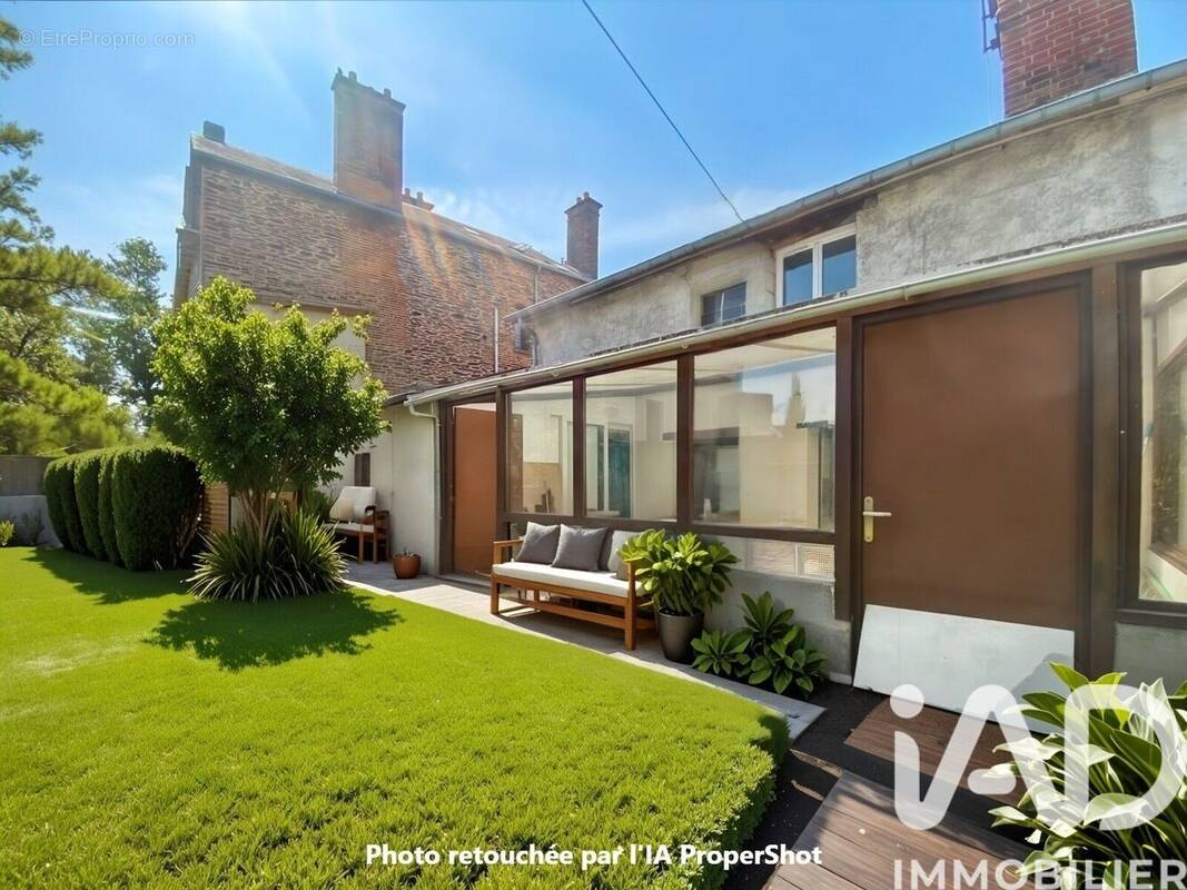 Photo 1 - Maison à SAINT-JACQUES-DE-LA-LANDE