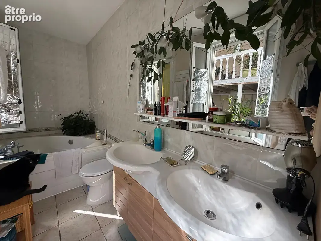 Appartement 115.44 m2 - Terrasse privée - Vue sur les Halles - photo 8