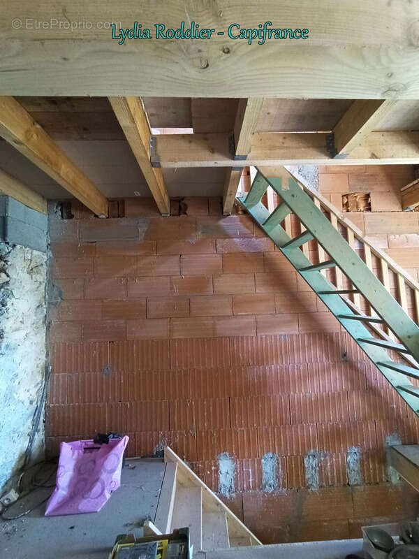 Fermette 10 pièces - grande grange - Rare à SAINT VICTOR MONTVIANEIX (63550) en Auvergne-Rhône Alpes - photo 38
