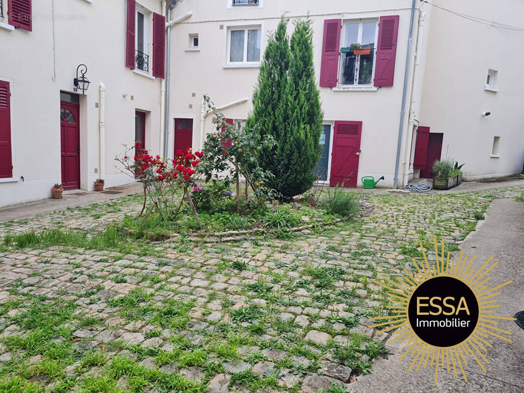 Appartement à CHAVILLE