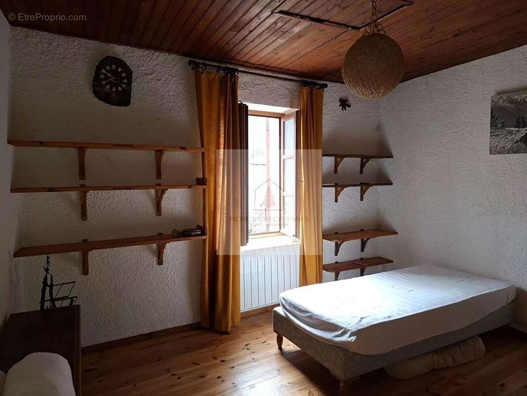Maison à SAINT-PRIVAT-DE-VALLONGUE
