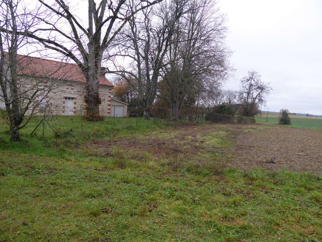 Maison à LES ESSARDS