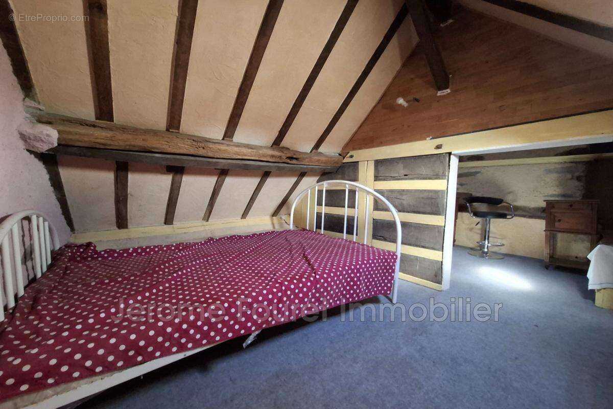 Maison à LAVAL-SUR-LUZEGE