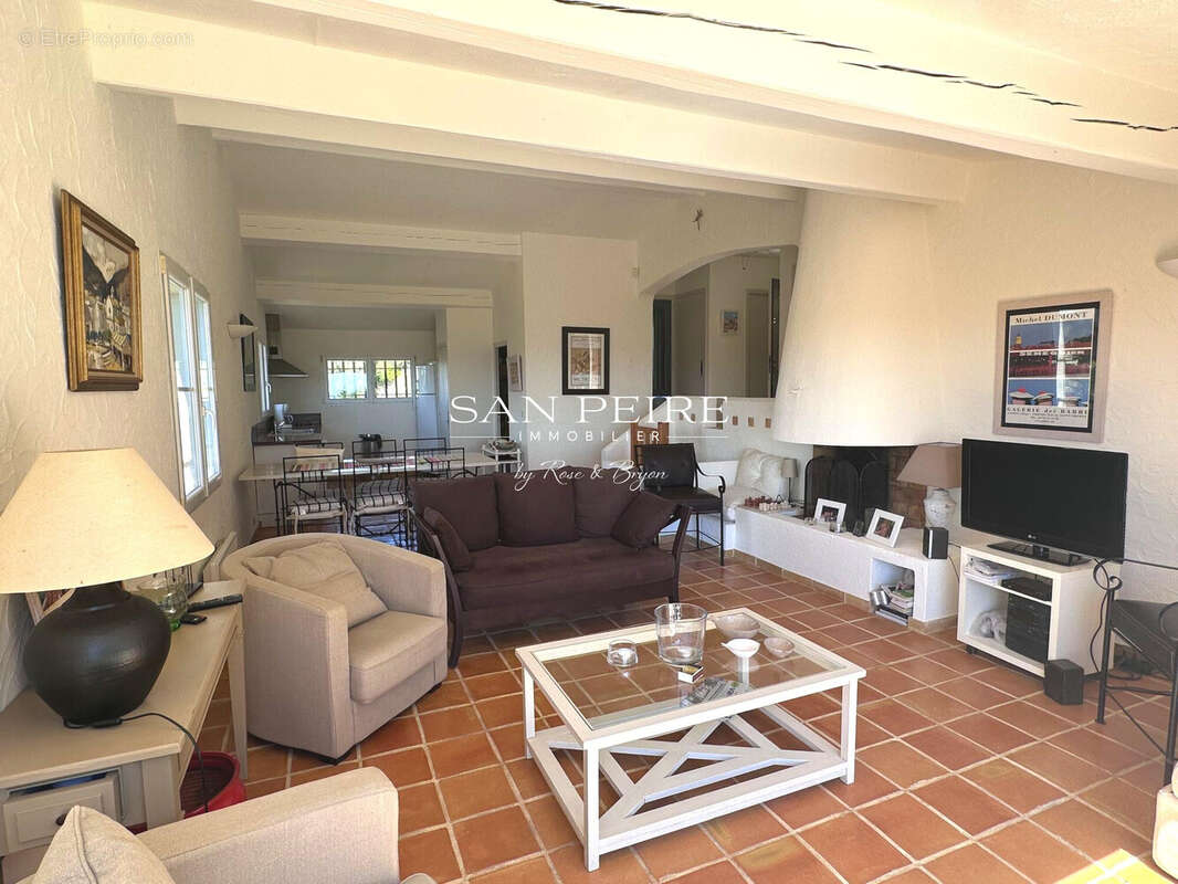 Maison à LES ISSAMBRES