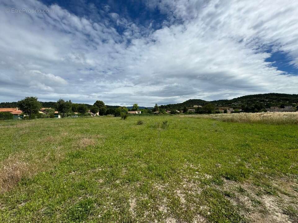 Terrain à VILLELAURE