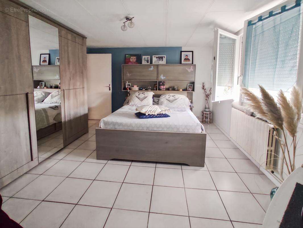 Maison à SAINT-LEON-SUR-L'ISLE