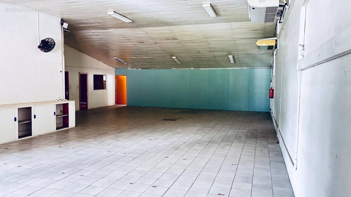 Photo 1 - Commerce à FORT-DE-FRANCE