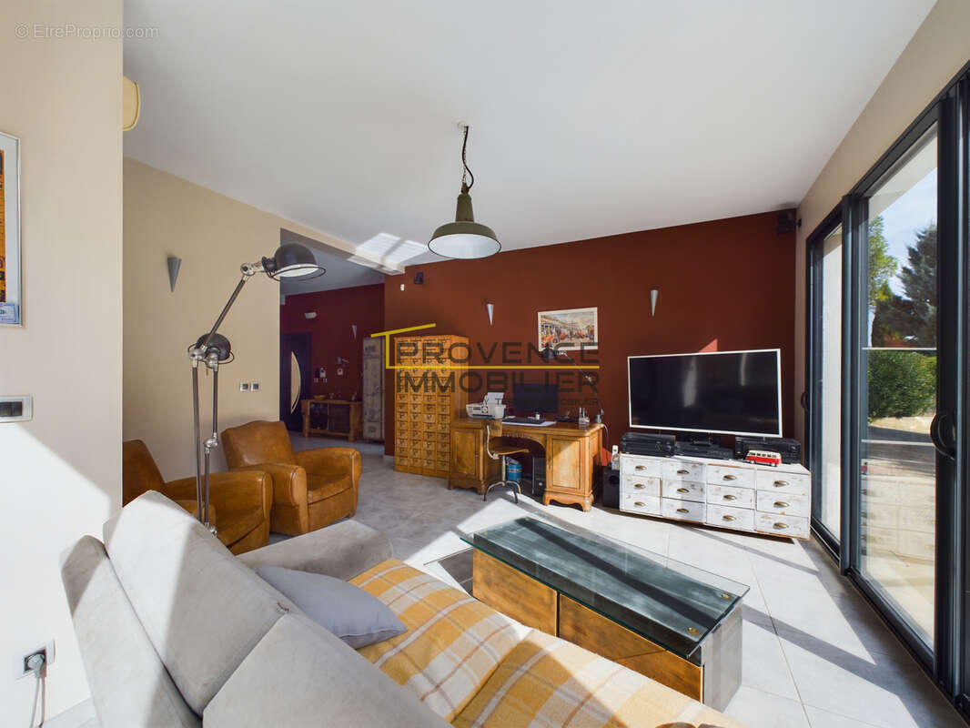 Maison à MONTELIMAR