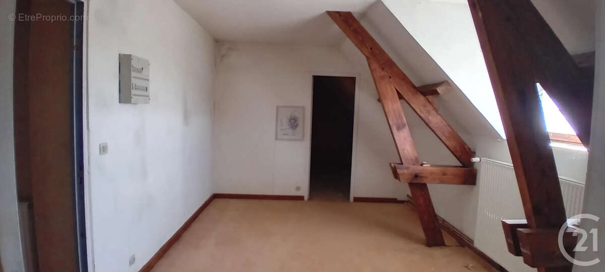 Maison à VILLERS-CARBONNEL