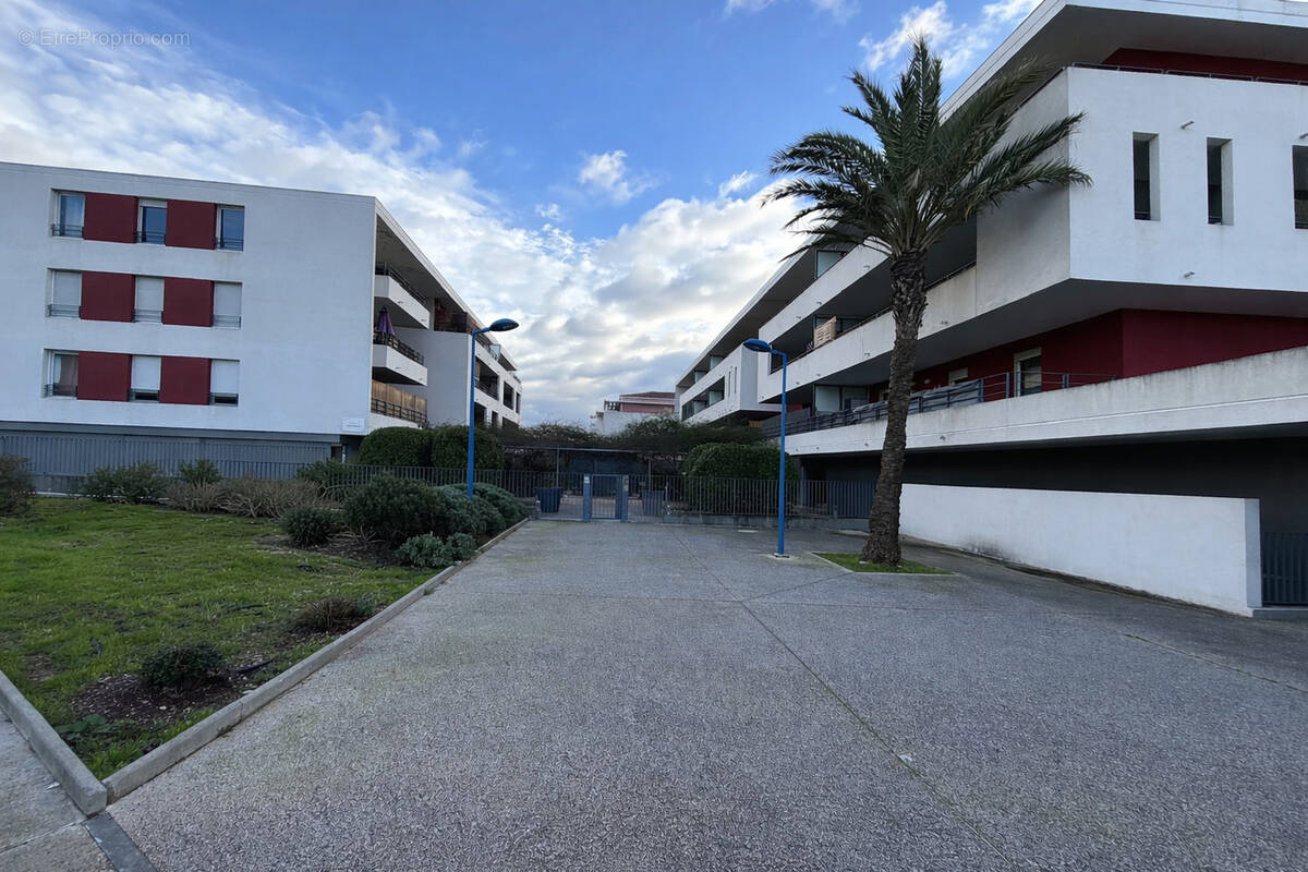 LE CRES (34) Appartement T3 64 m2 + Terrasse 15 m2 - photo 2