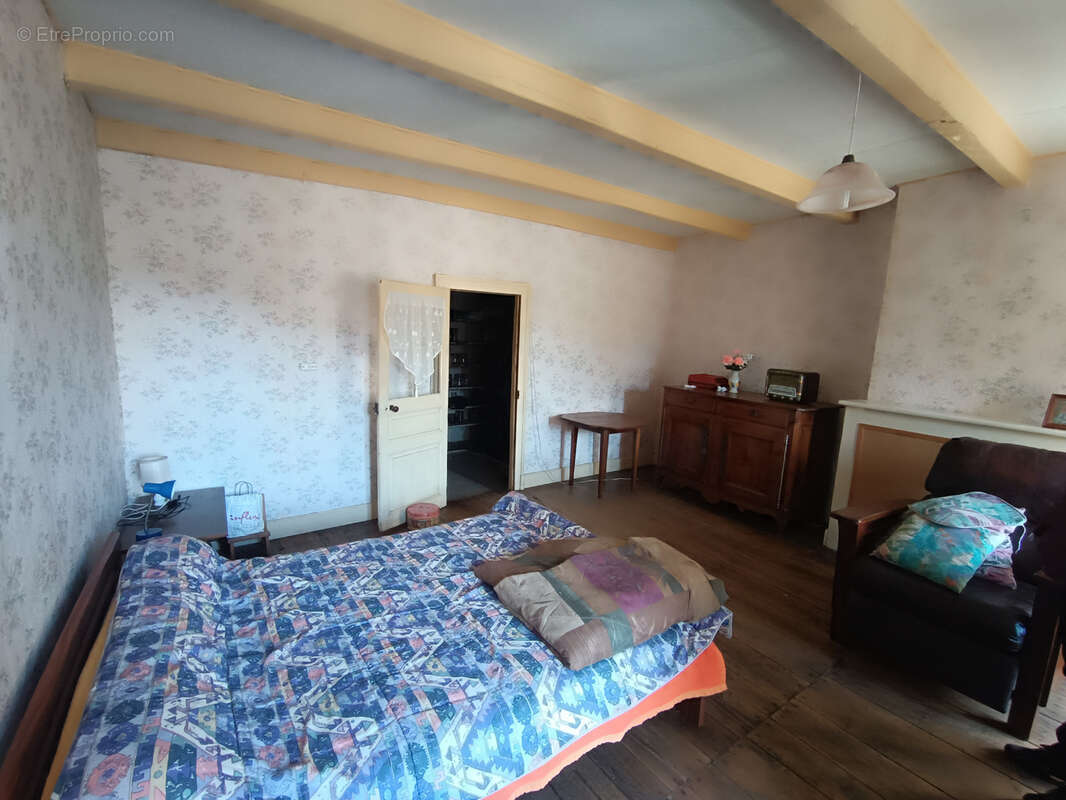 Maison à BUSSIERE-POITEVINE