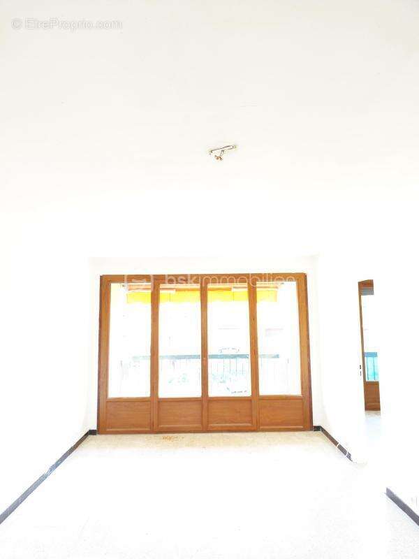 Appartement à SAINT-CYR-SUR-MER