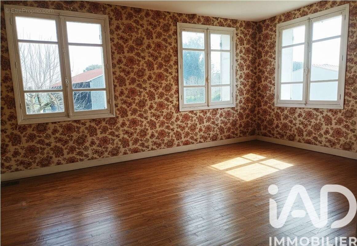 Maison 151 m² à Soulignonne  - photo 8