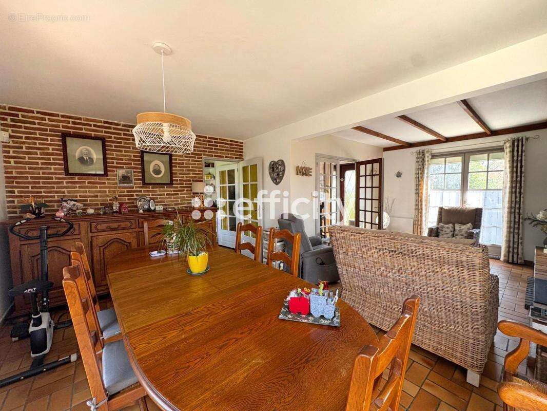 Maison à VENDEVILLE