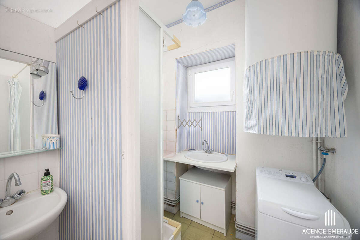 A vendre appartement rez-de-jardin Dinard 4 pièces 97.45 m² quartier St Enogat- stationnement -cave - photo 8