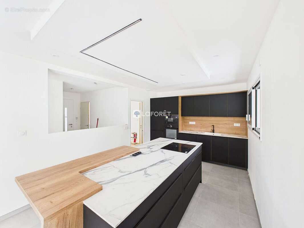 Maison à PLONEVEZ-PORZAY