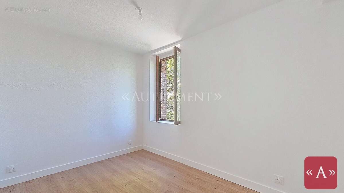 Appartement à SAINT-SULPICE
