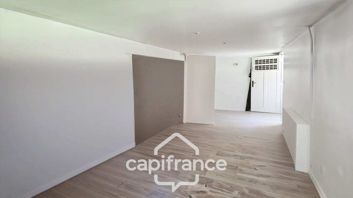  Charmante maison avec sous-sol aménagé et grand jardin à La Ferté-sous-Jouarre ! - photo 17