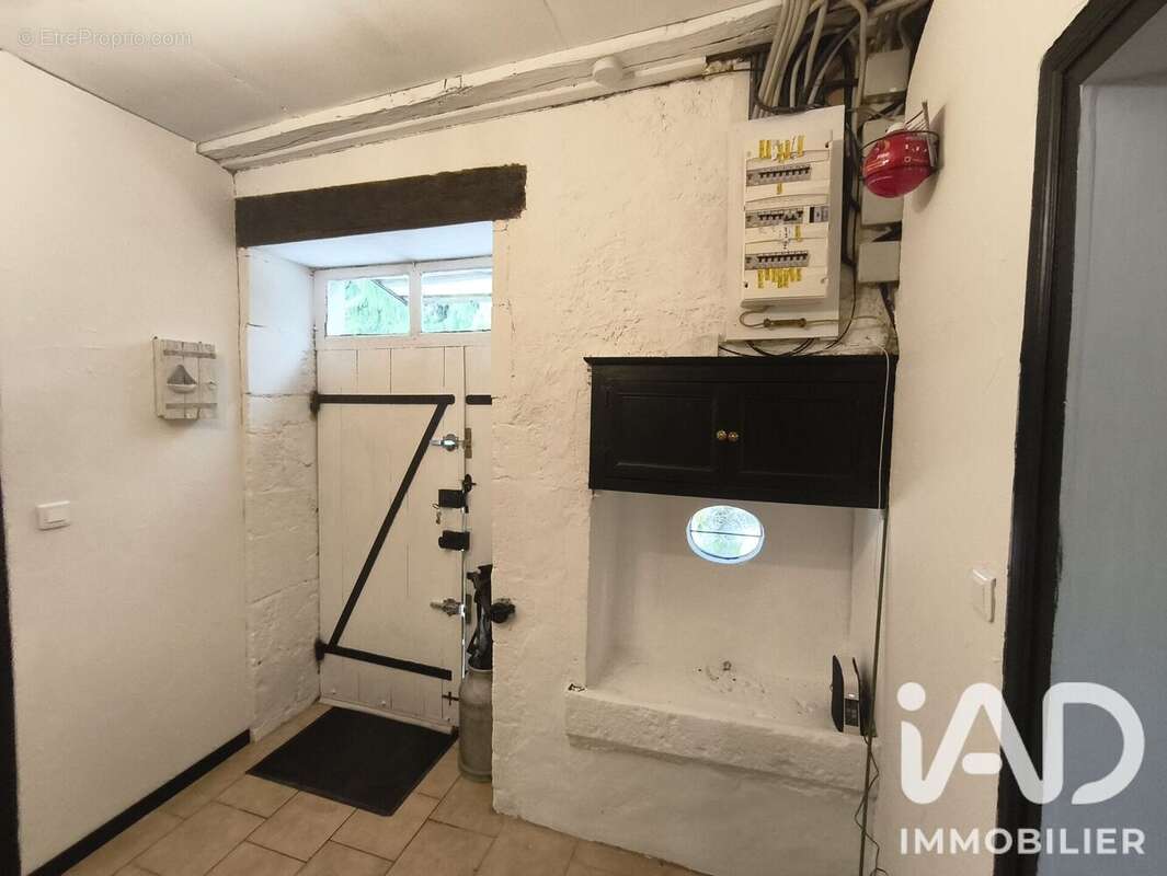 Maison 162 m² à Sainte-Soline  - photo 4